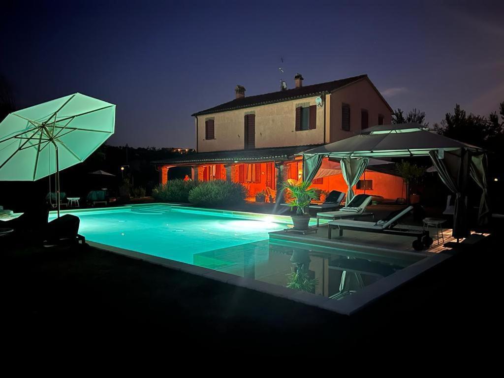 Hotel Casale Il Girasole à Barbara Extérieur photo